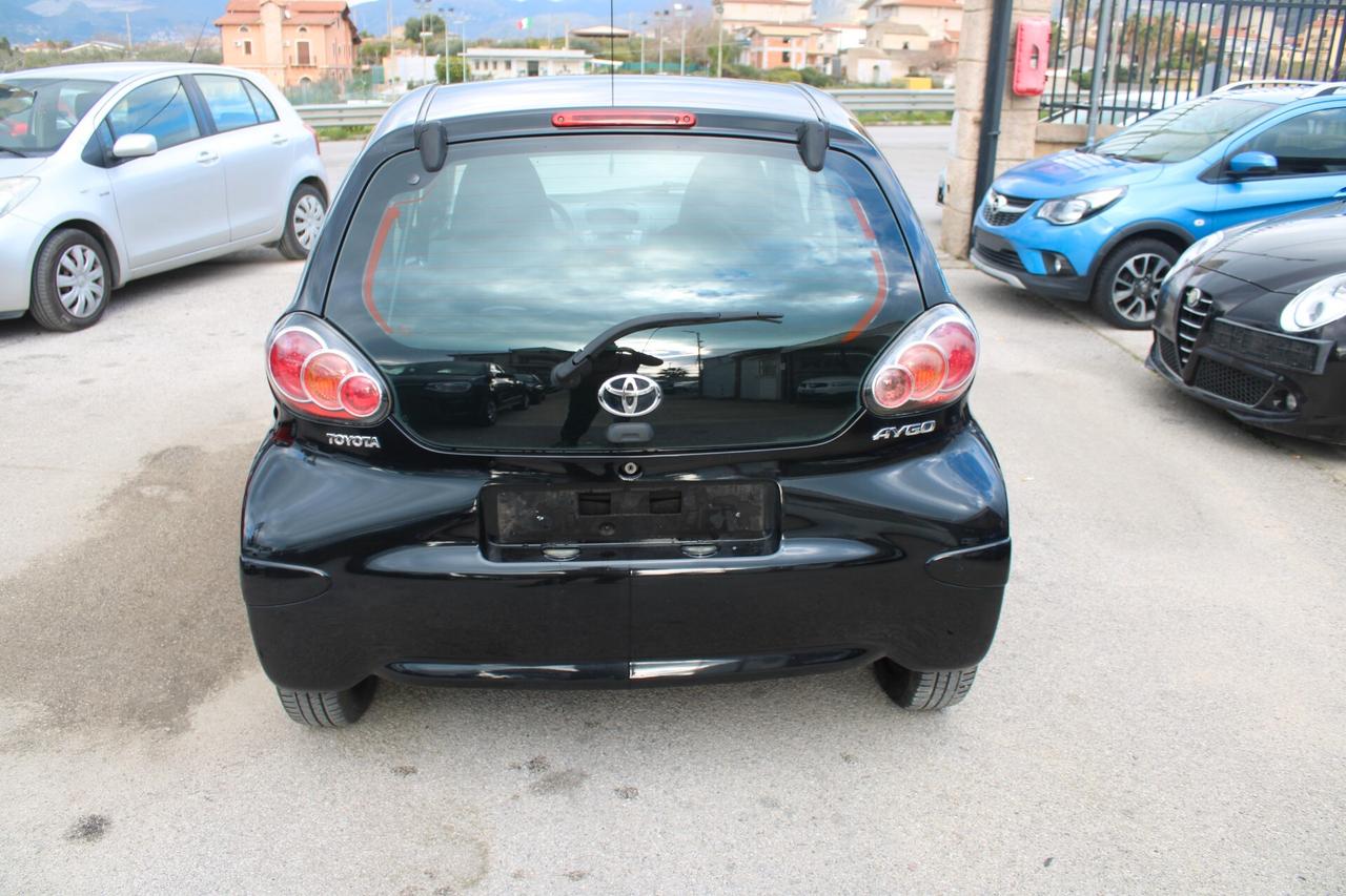 Toyota Aygo 1.0 12V VVT-i 5 porte Active Connect