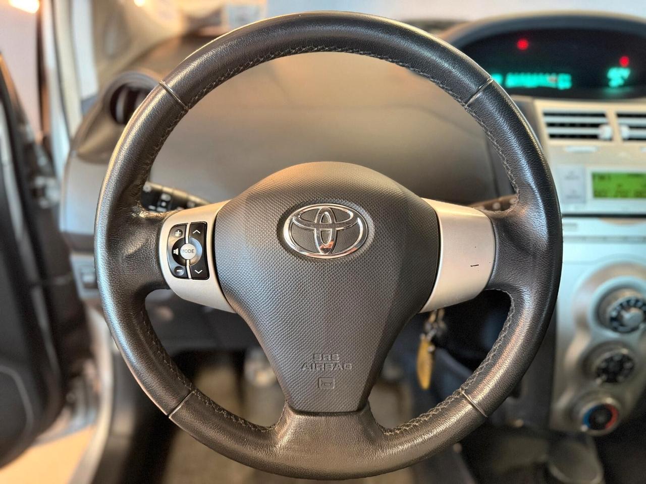 Toyota Yaris 1.3 5 porte Sol