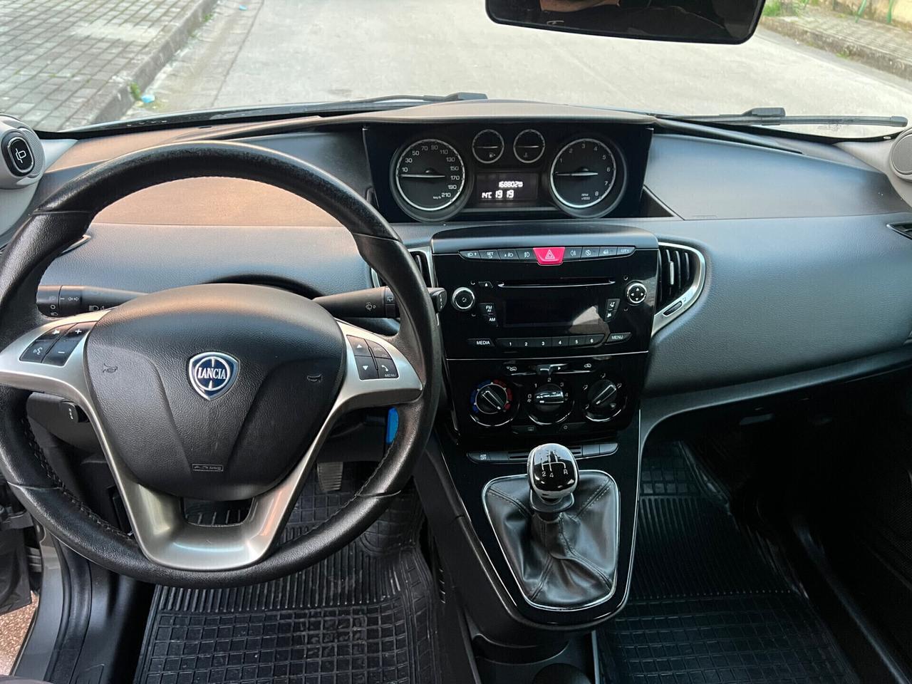 Lancia Ypsilon 1.2 benzina 69cv Gold 2014
