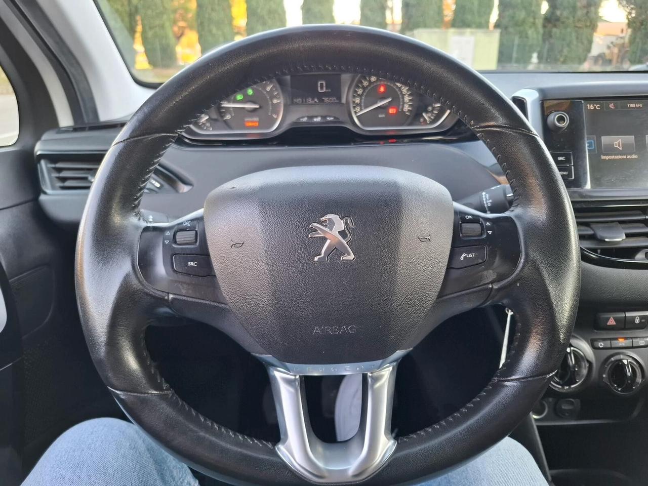 Peugeot 208 PureTech 82 5 porte Allure