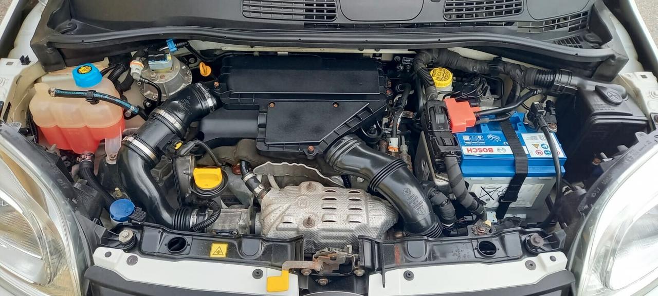 Fiat Panda cc. 1.300 MJT Turbodiesel 95 CV. 4X4 Trazione Integrale Mod. Lounge 5 Porte Euro 6B Utilizzabile anche per i Neopatentati.