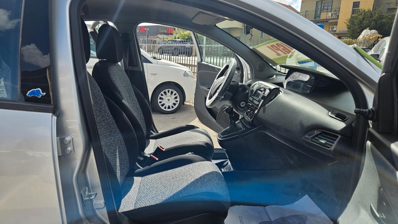 Lancia Ypsilon 1.2 69 CV 5 porte GPL Ecochic Elefantino Blu