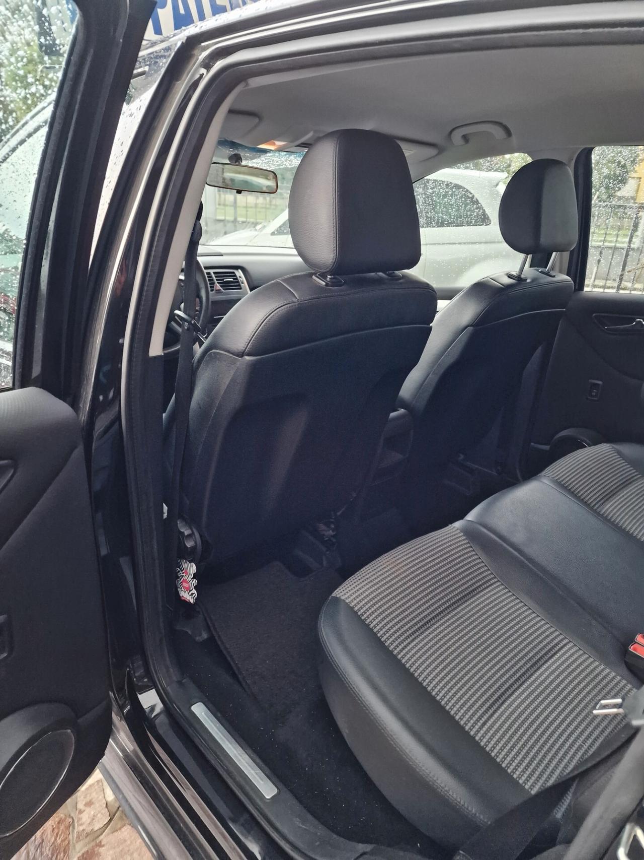 Mercedes-benz B 200 CDI PER NEOPATENTATI E CAMBIO AUTOMATICO