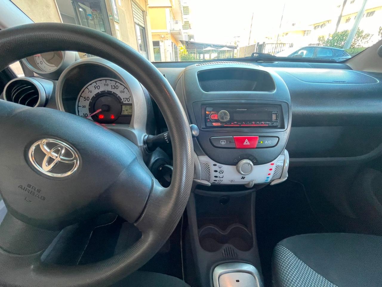 Toyota Aygo 1.0 12V VVT-i 5 porte Sol
