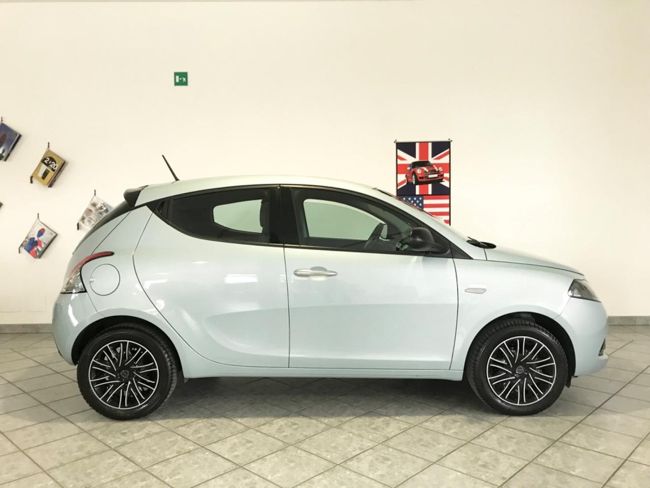 Lancia Ypsilon 1.0 FireFly 5 porte S&S Hybrid Gold Plus