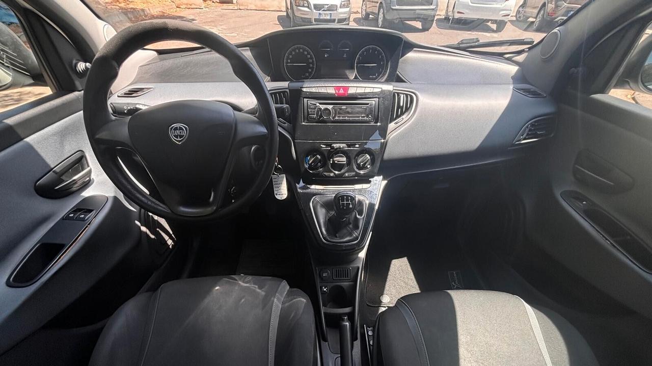 Lancia Ypsilon 1.2 69 CV 5 porte GPL Ecochic Silver