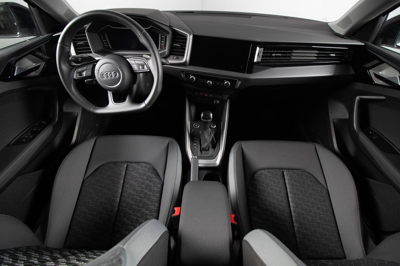 Audi A1 Sportback 30 Tfsi S-line S-tronic Identity Black