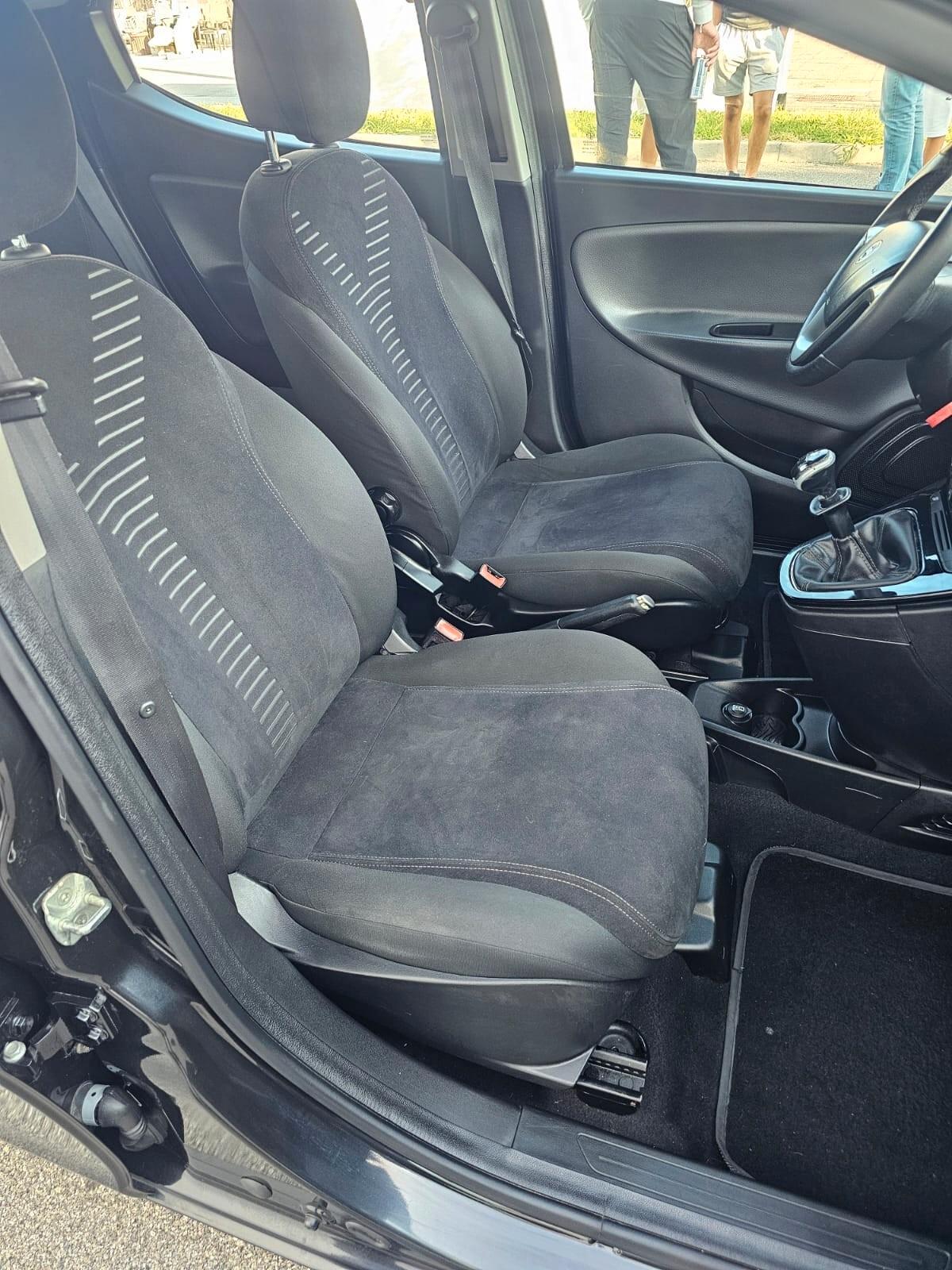 Lancia Ypsilon 1.2 69 CV Platinum