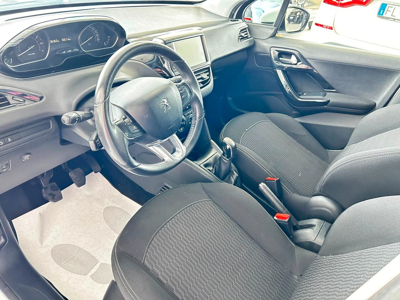 Peugeot 208 1.2GPL x neopatentati 2017