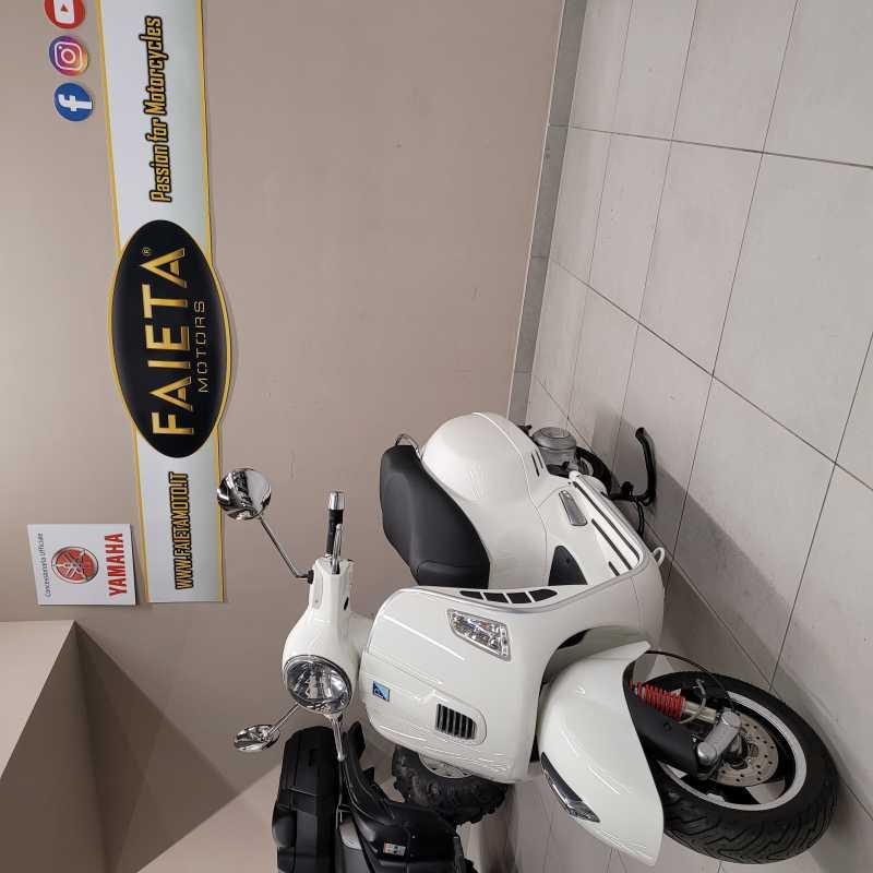 Vespa GTS 300 - 2012