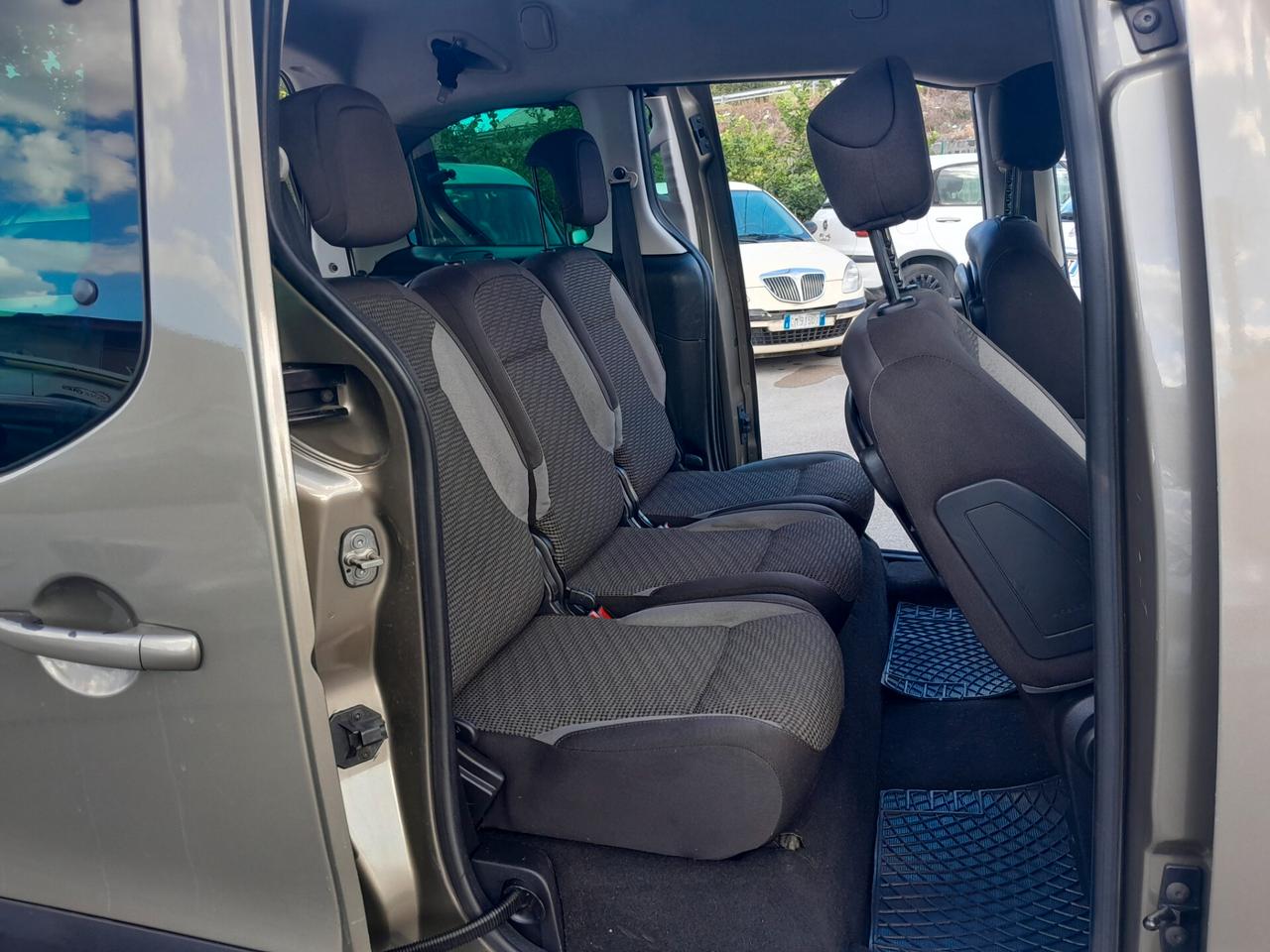 Peugeot Partner Tepee 1.6 HDi 115CV Family