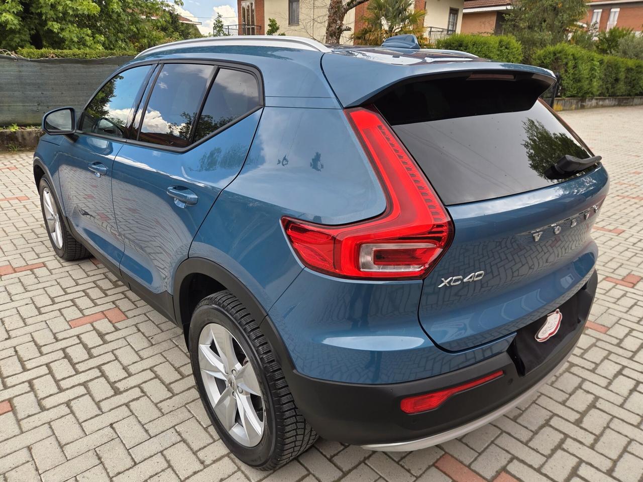 Volvo XC40 T2 automatico Core 129cv