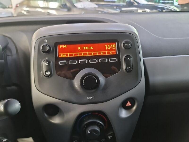 Toyota Aygo Connect 1.0 VVT-i 72 CV 5 porte x-cool