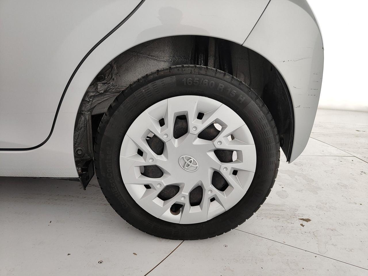 Toyota Aygo 1.0 VVT-i 69 CV 5 porte x-business