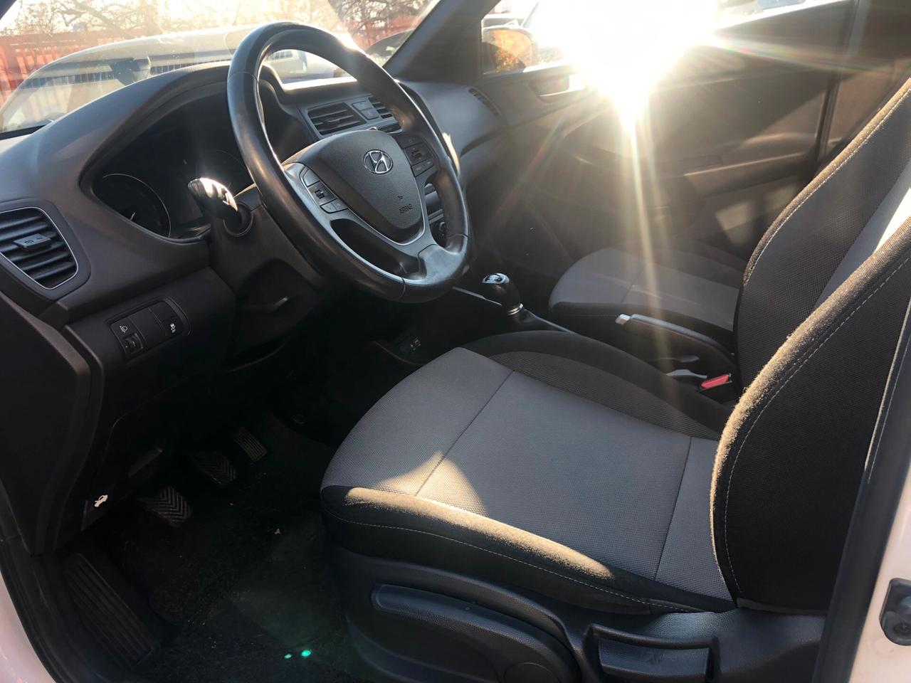 Hyundai i20 1.2 84 cv 5p. comfort