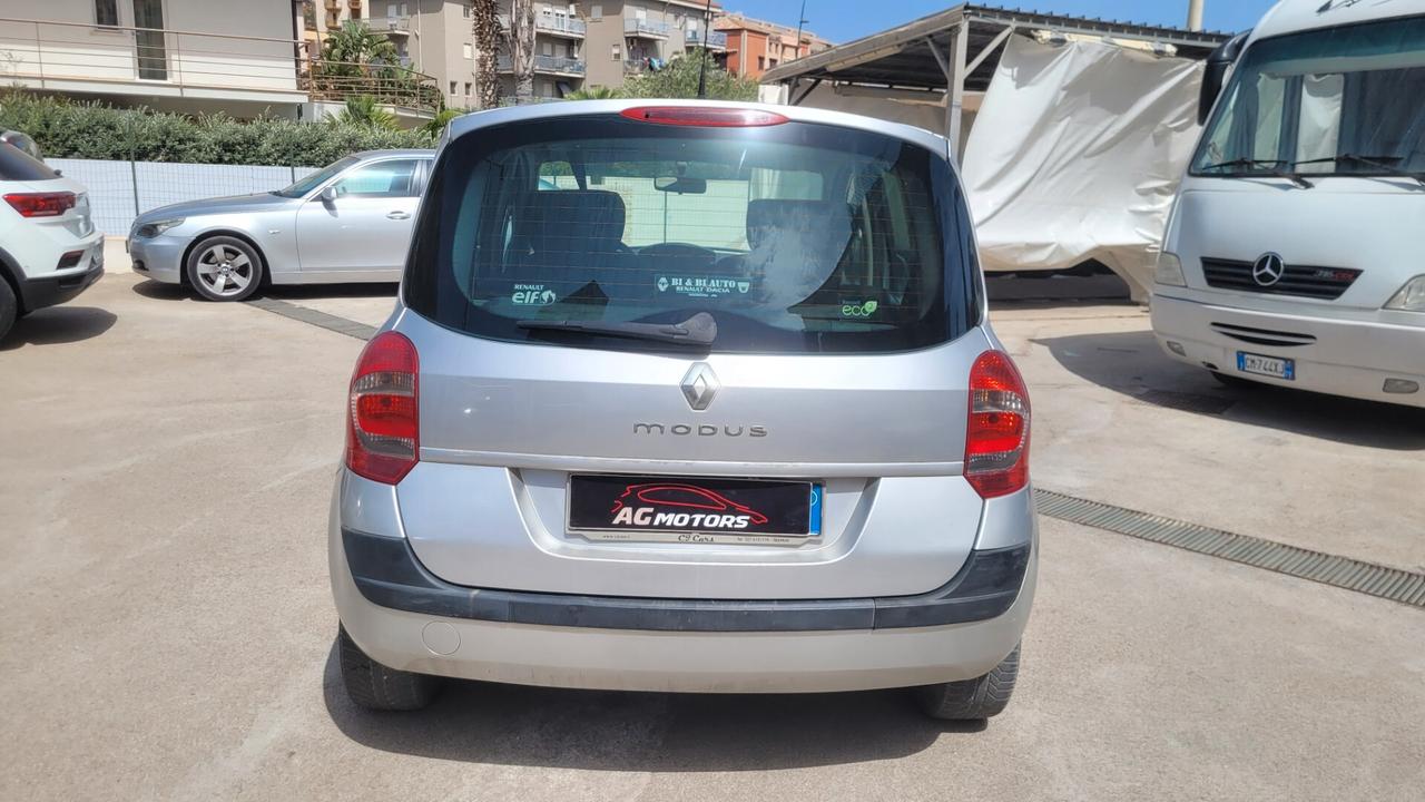 Renault Modus Grand 1.5 dCi 85CV Dynamique