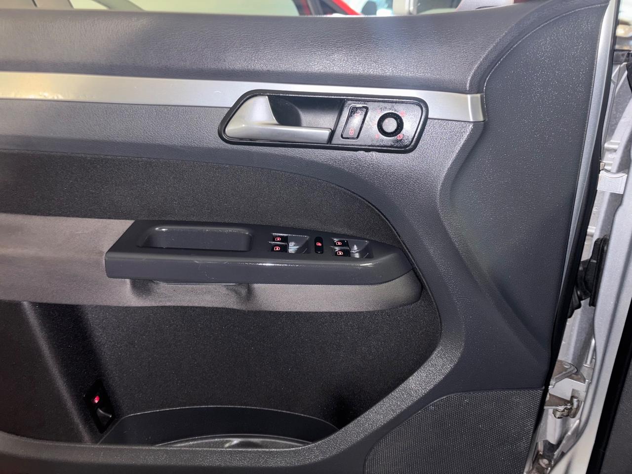 Volkswagen Touran 2.0 TDI 7 POSTI