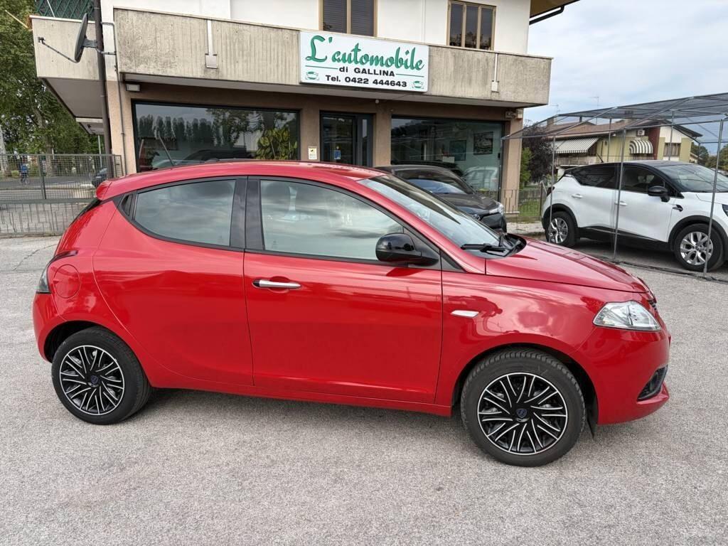 Lancia Ypsilon 1.0 FireFly 5 porte S&S Hybrid Ecochic Gold