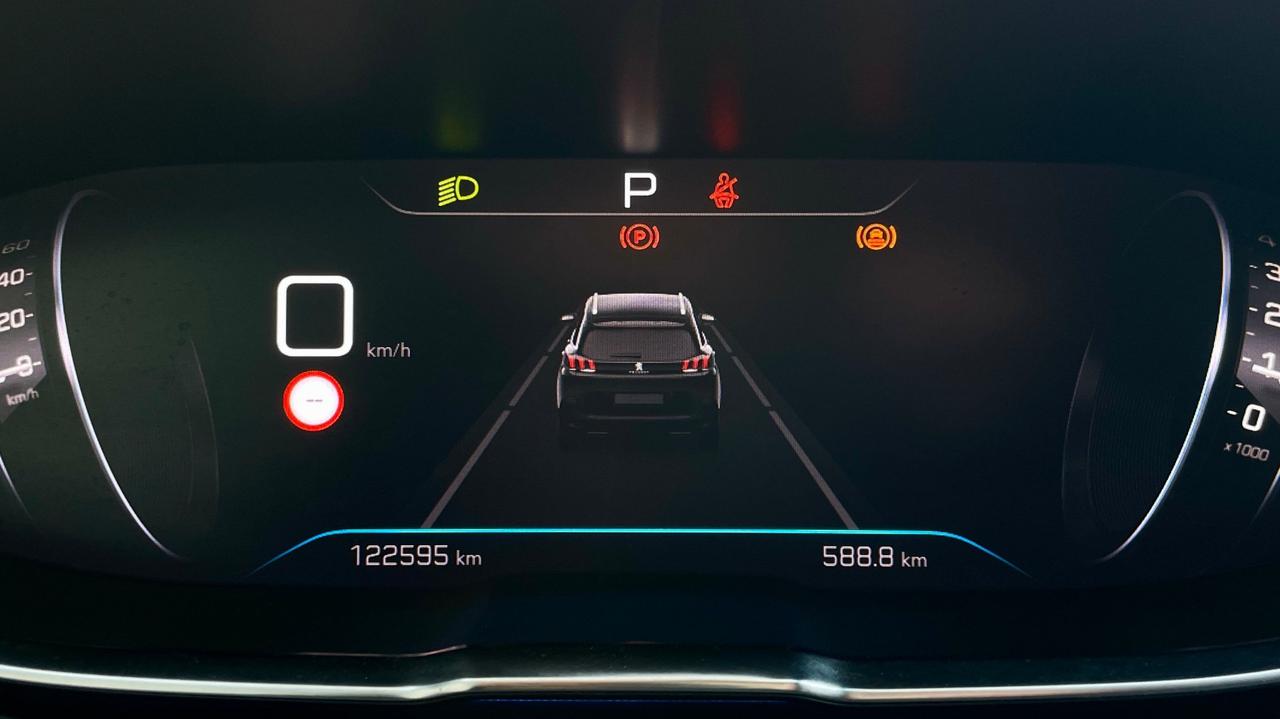 PEUGEOT 5008 1.5 ALLURE 131CV - SETTE POSTI, FULL LED, NEOPATENTATI