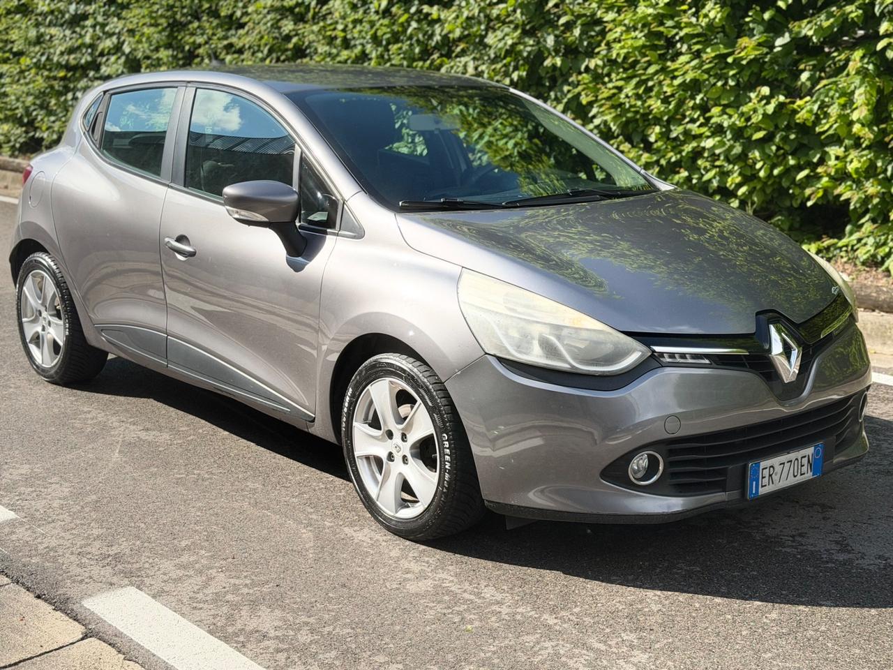 Renault Clio 1.2 75CV ok neopatentati