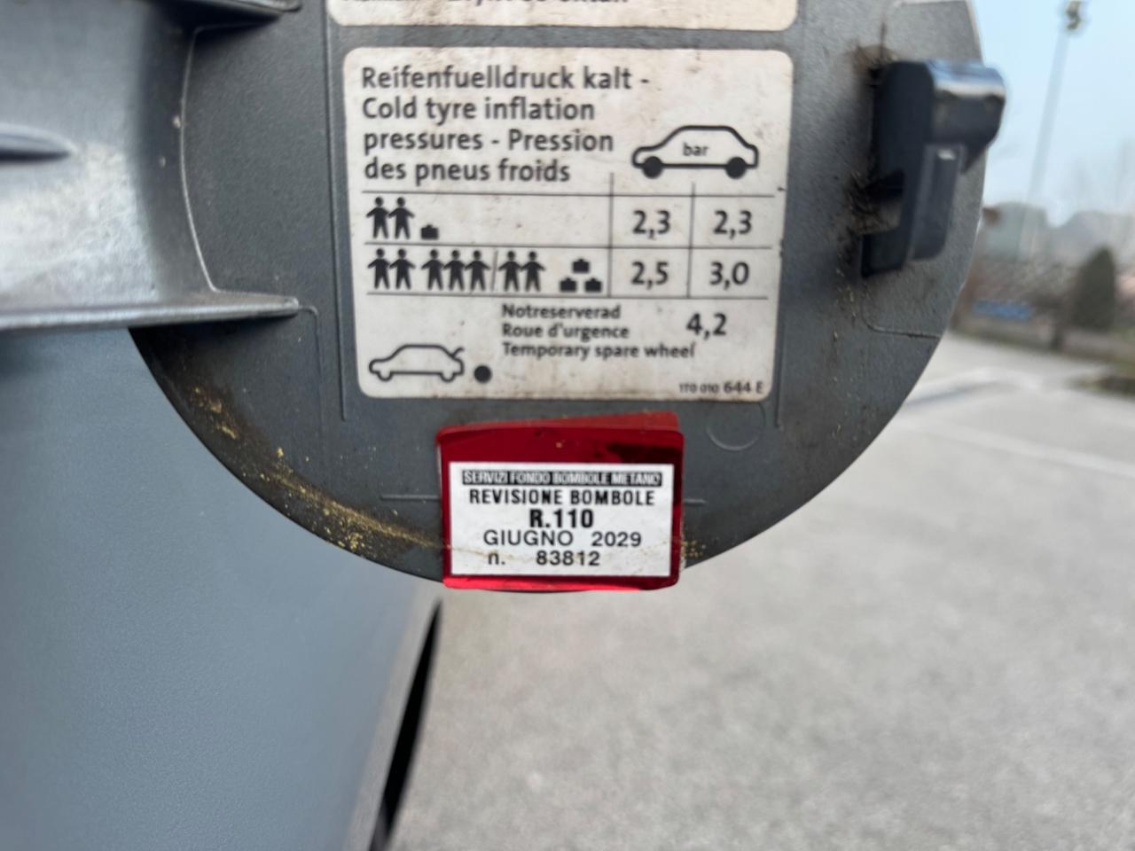 Volkswagen Touran 2.0 Highline Ecofuel 7 POSTI