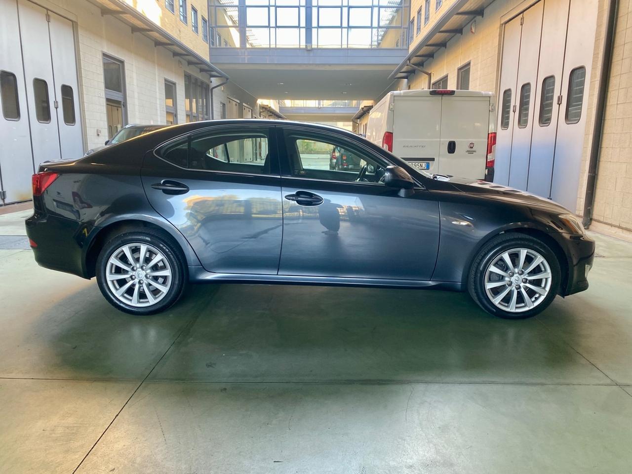Lexus IS 220d IS 220d MC Luxury