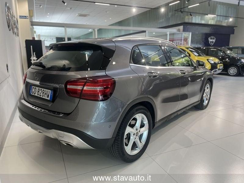 Mercedes-Benz GLA 180 1.6BZ SPORT