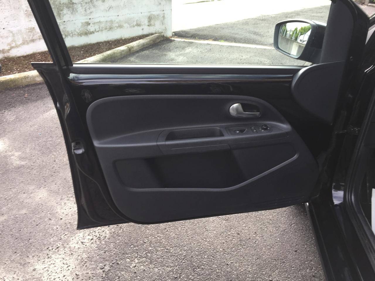 Volkswagen up! 1.0 5p. move up! X NEOPATENTATI