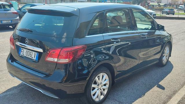 MERCEDES-BENZ B 180 CDI Autom NAVI-PDC-CAMERA