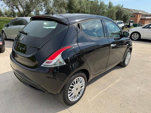 Lancia Ypsilon 1.2 69 CV 5 porte Gold
