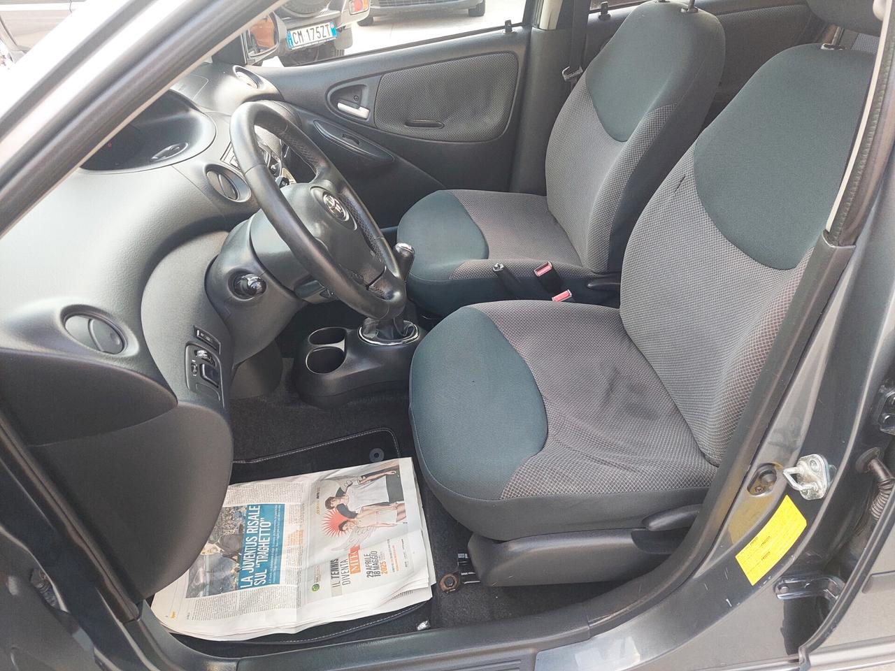 Toyota Yaris 1.0 Benzina 5 porte