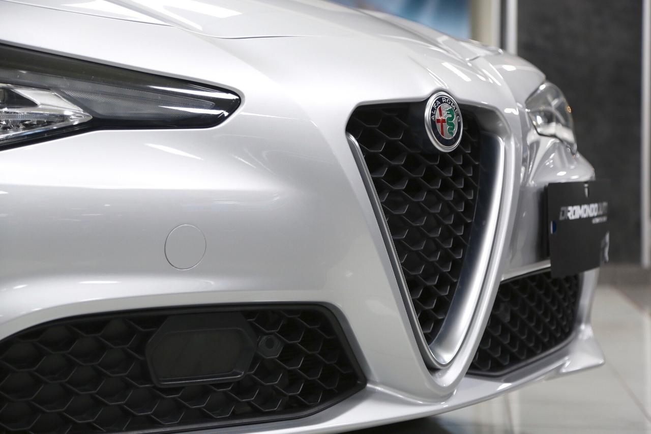 Alfa Romeo Giulia 2.2 Turbodiesel 160 cv AT8 Rosso Edizione