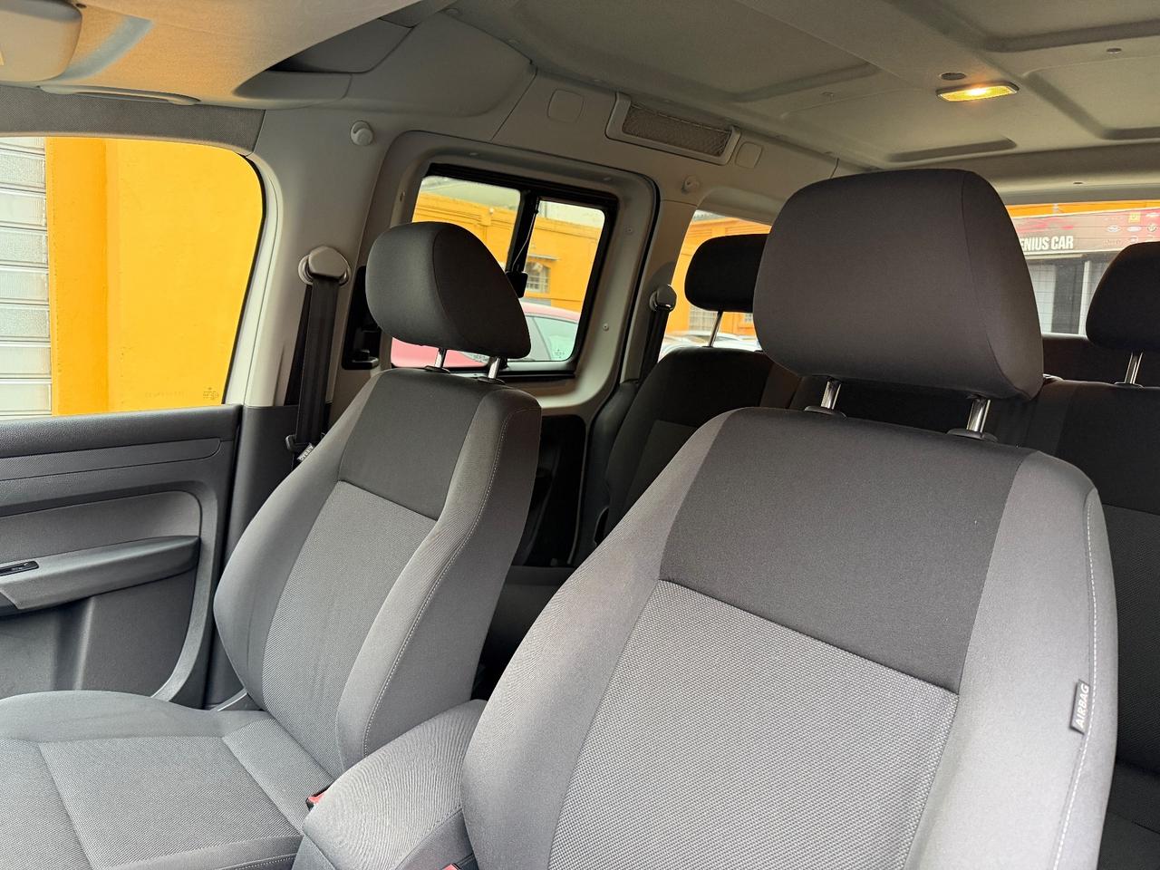 Volkswagen Caddy 1.6 TDI 102 CV 5p. Trendline 7 Posti