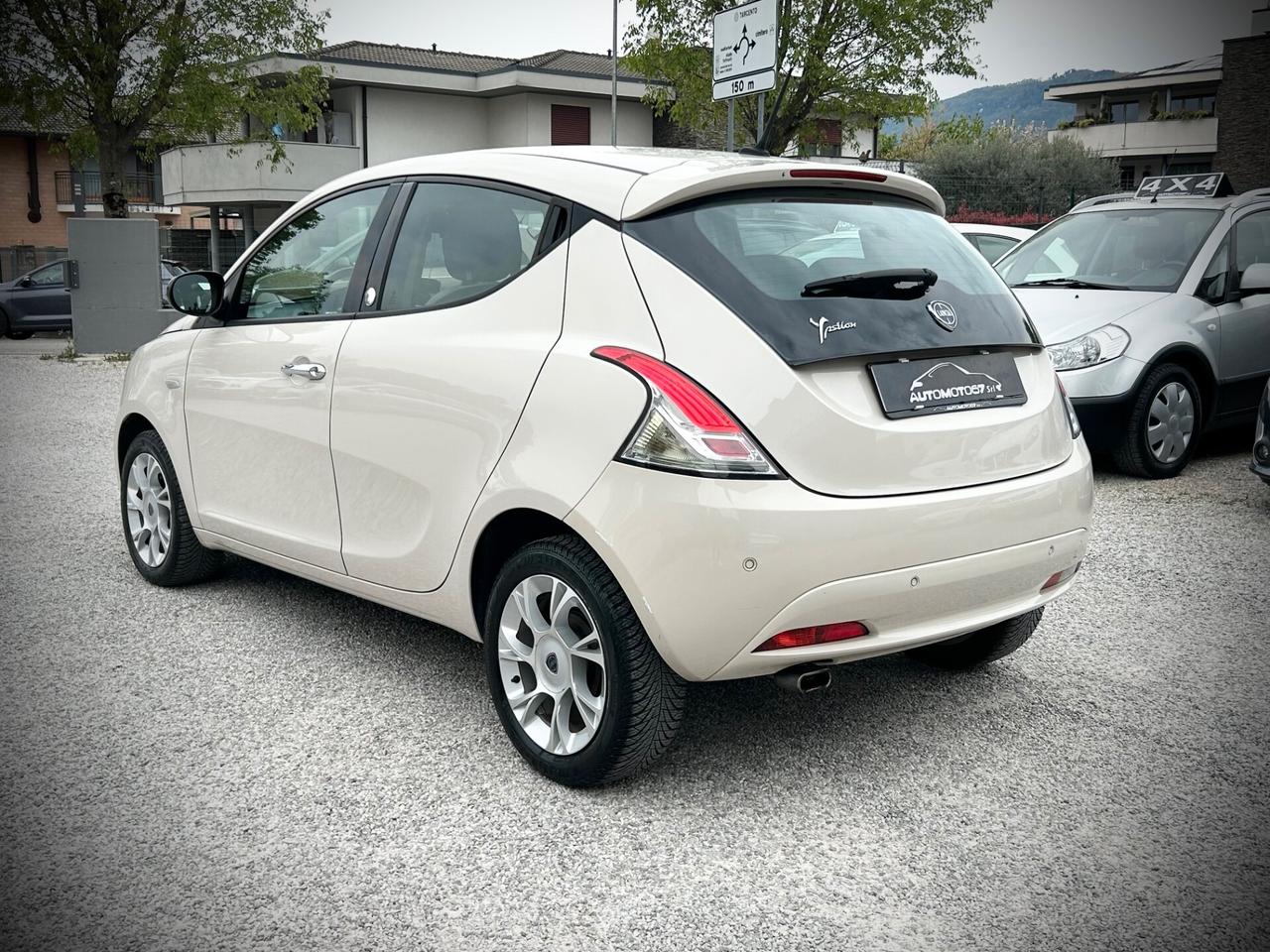 Lancia Ypsilon 1.2 GPL Ecochic Gold-UNIPROPRIETARIO