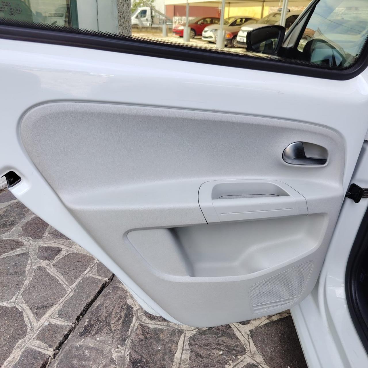 Volkswagen up! 5 Porte up! 5p 1.0 High up! 60cv