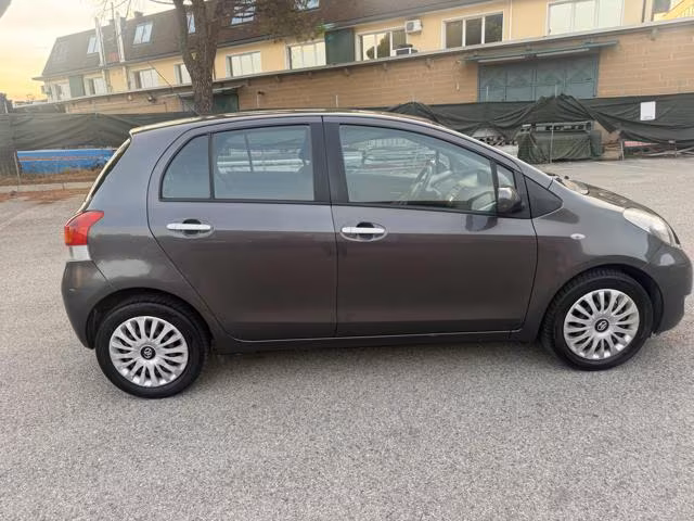 TOYOTA Yaris 1.4 D-4D DPF 5p Sol senza nessun lavoro da fare