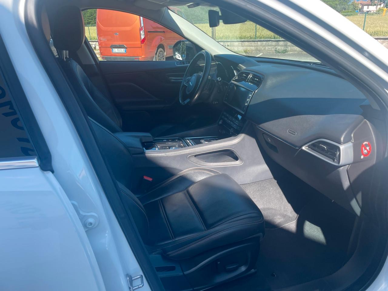 Jaguar F-Pace 2.0 D 180 CV AWD aut. Prestige Motore Nuovo km 50000