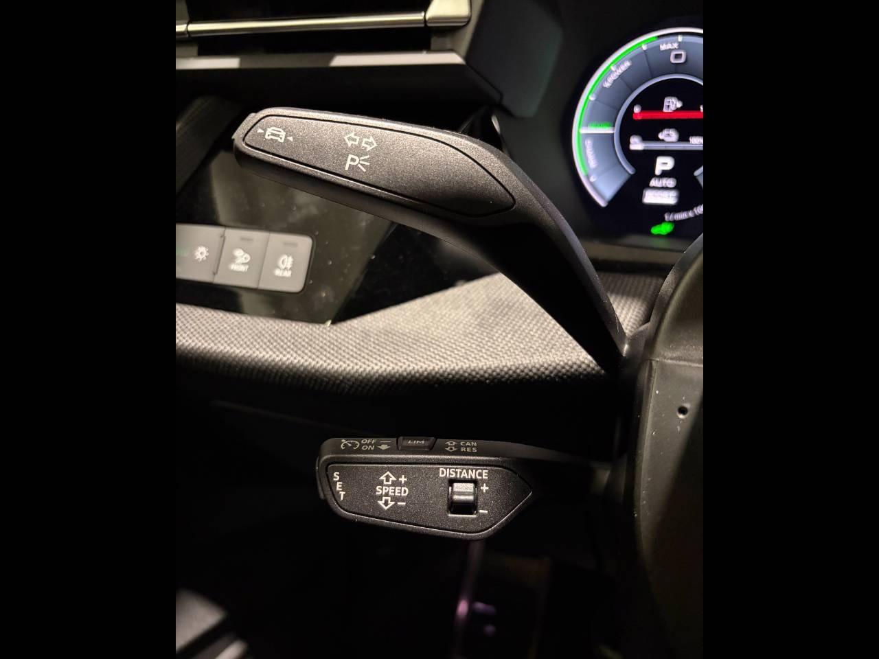 AUDI A3 ALLSTREET 40 TFSIe S-TRONIC IDENTITY CONTRAST