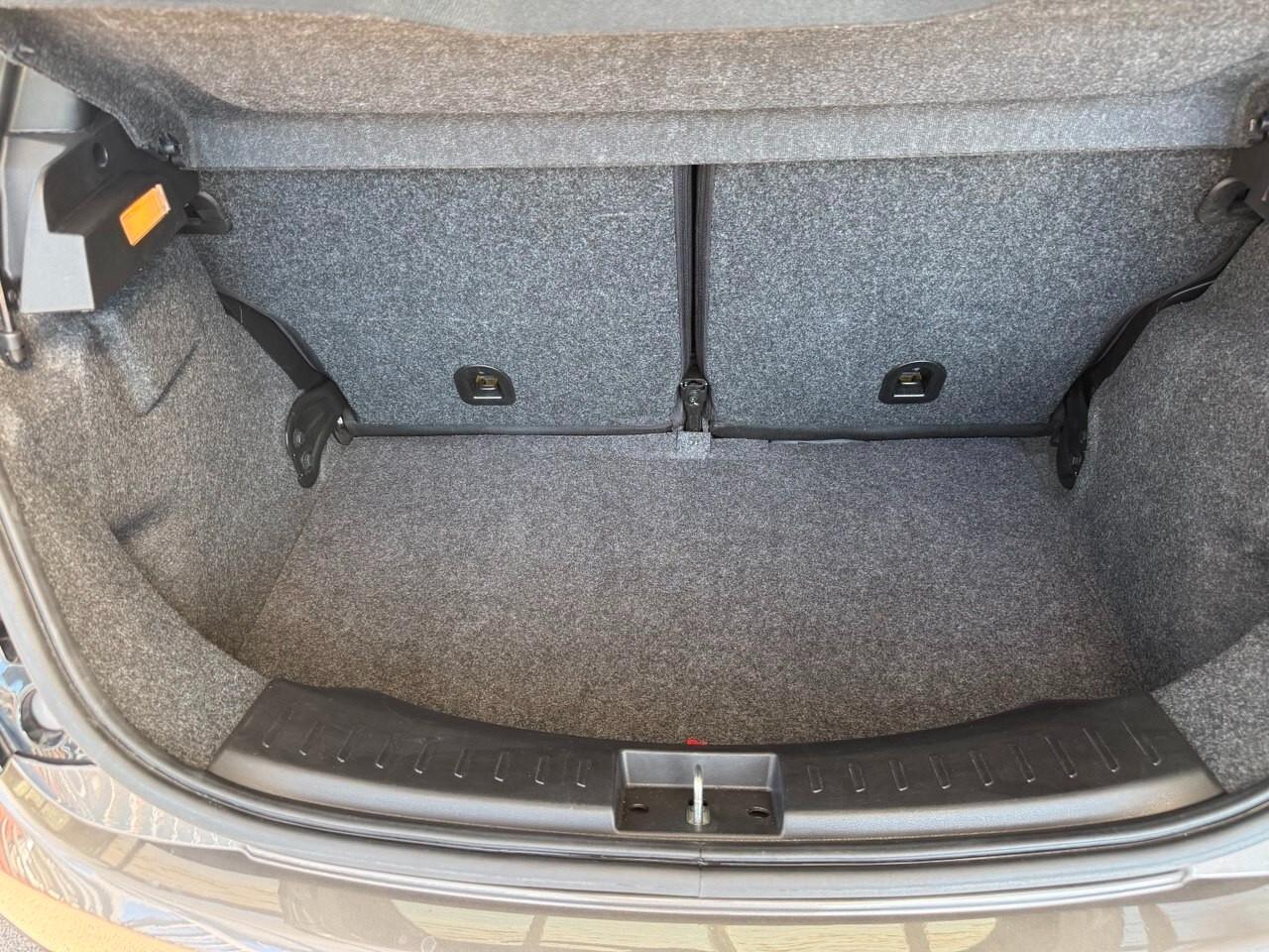 Lancia Ypsilon 1.0 FireFly 5 porte S&S Hybrid Gold - SENZA VINCOLI FINANZIARI
