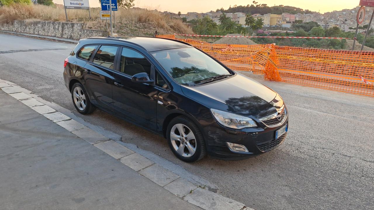 Opel Astra 1.7 CDTI 110CV Sports Tourer Cosmo