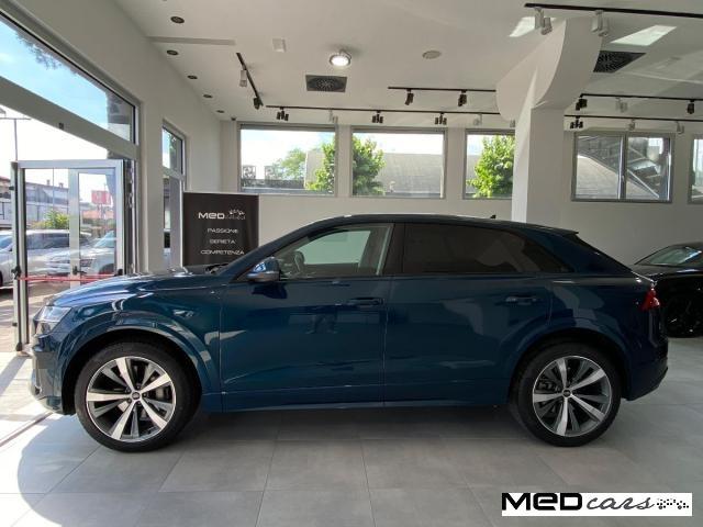 AUDI - Q8 - 55 TFSI MHEV quattro tiptronic Sport