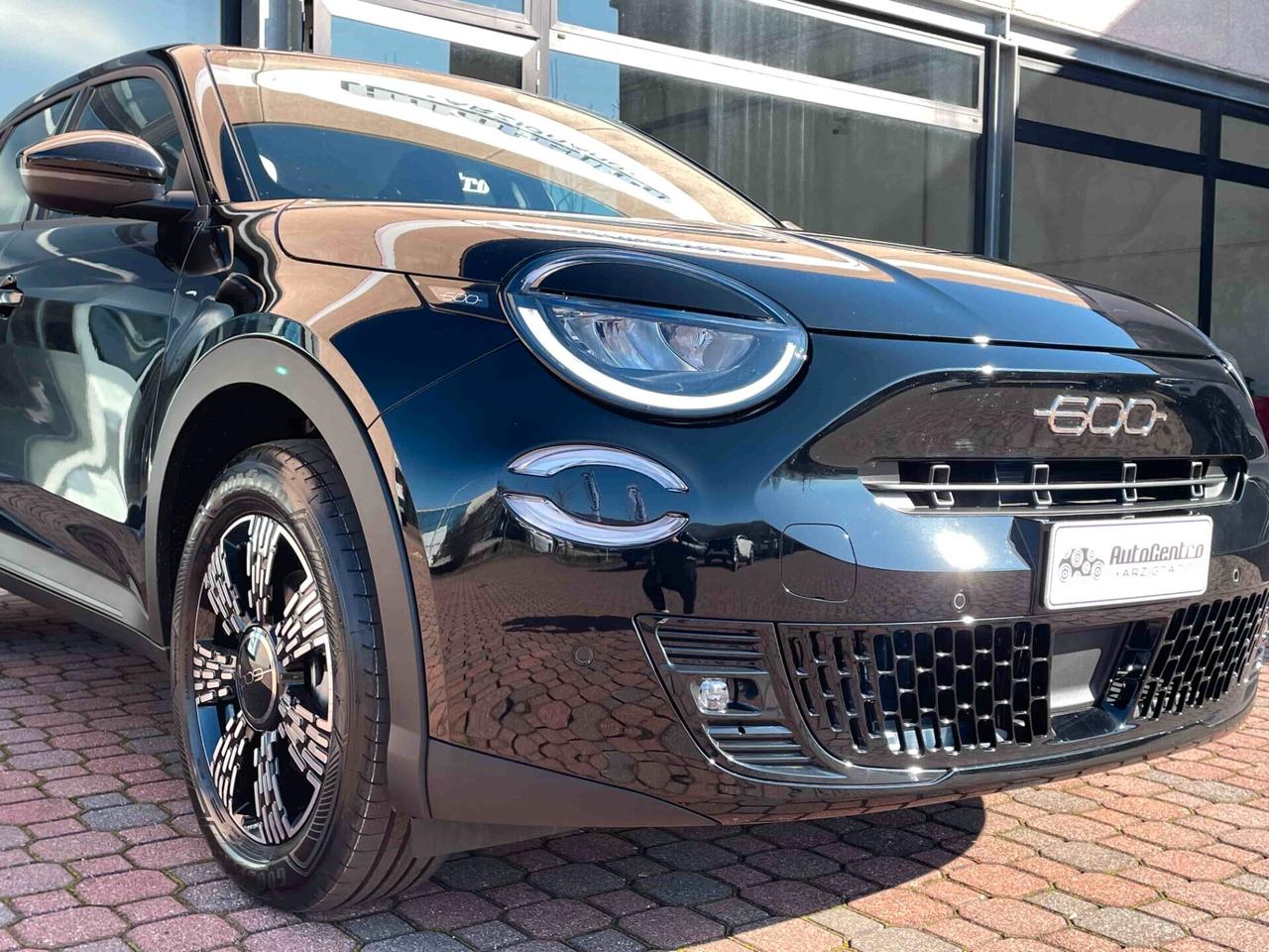 Fiat 600 Hybrid 110 CV DCT MHEV Icon NEOPATENTATI