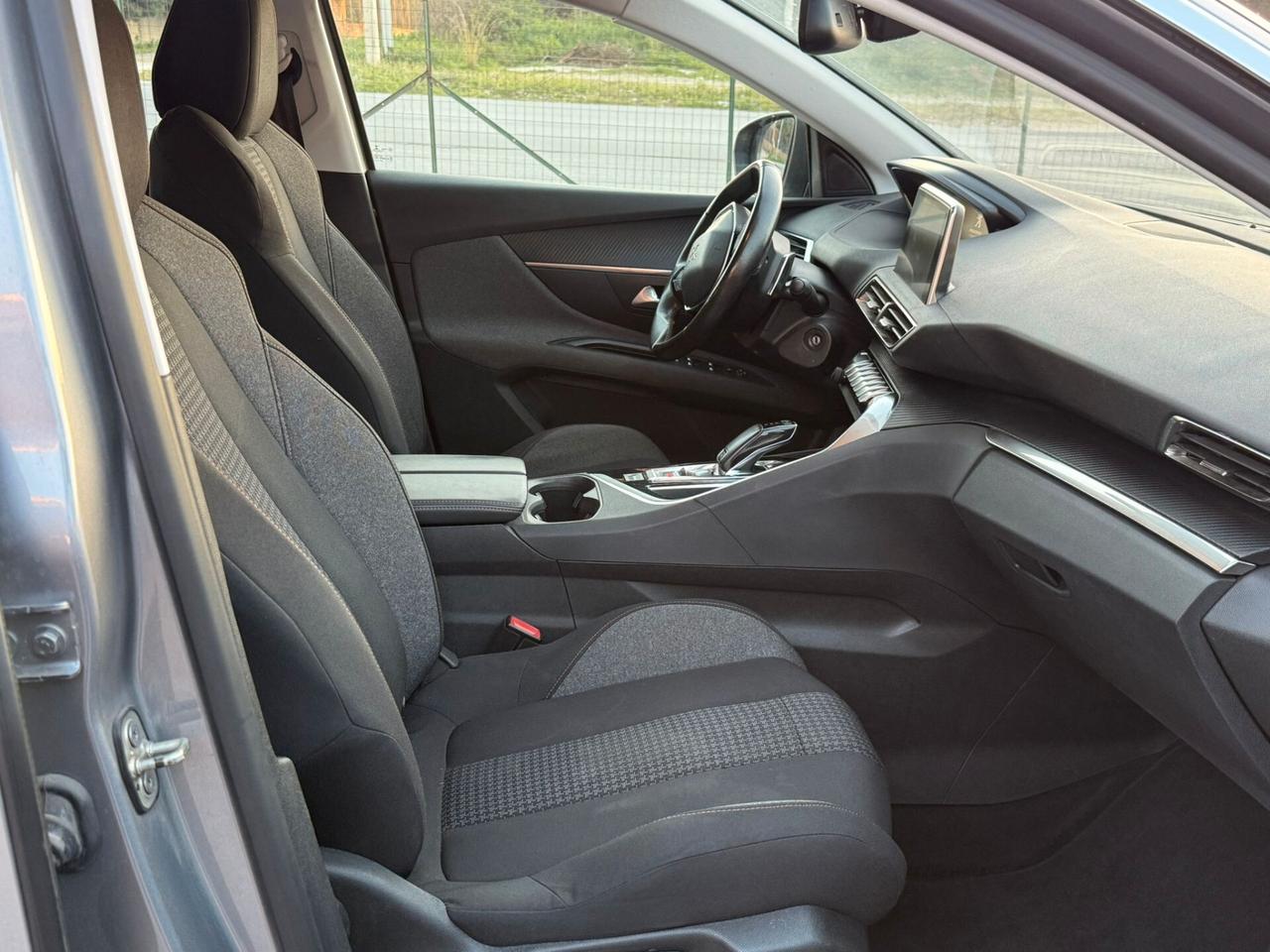 Peugeot 3008 BlueHDi 130 S&S Business