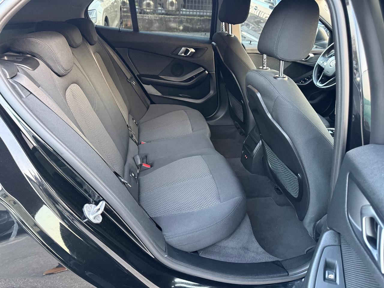 Bmw 116d 5p. Automatico Business Advantage