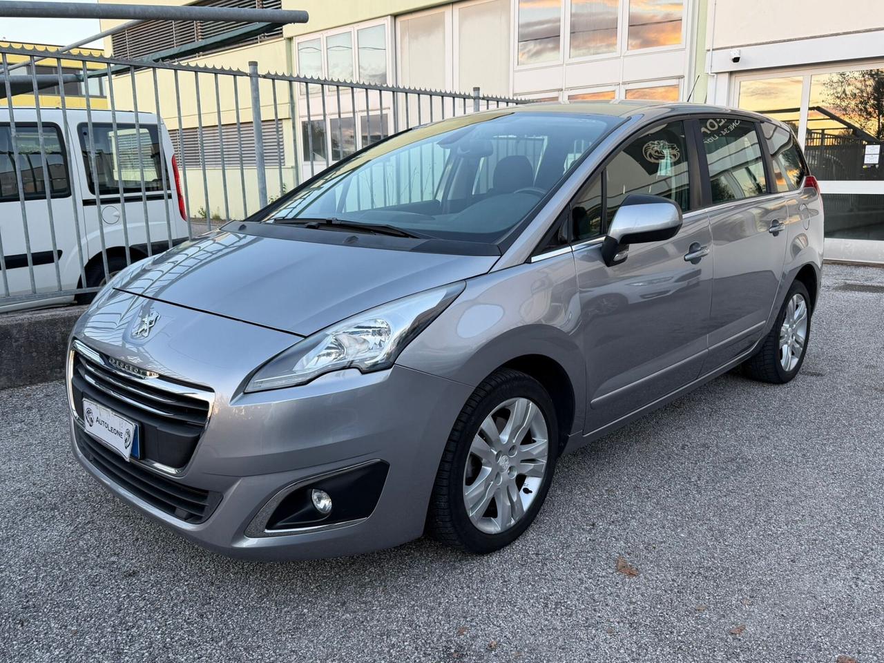 Peugeot 5008 BlueHDi 120 EAT6 S&S Allure