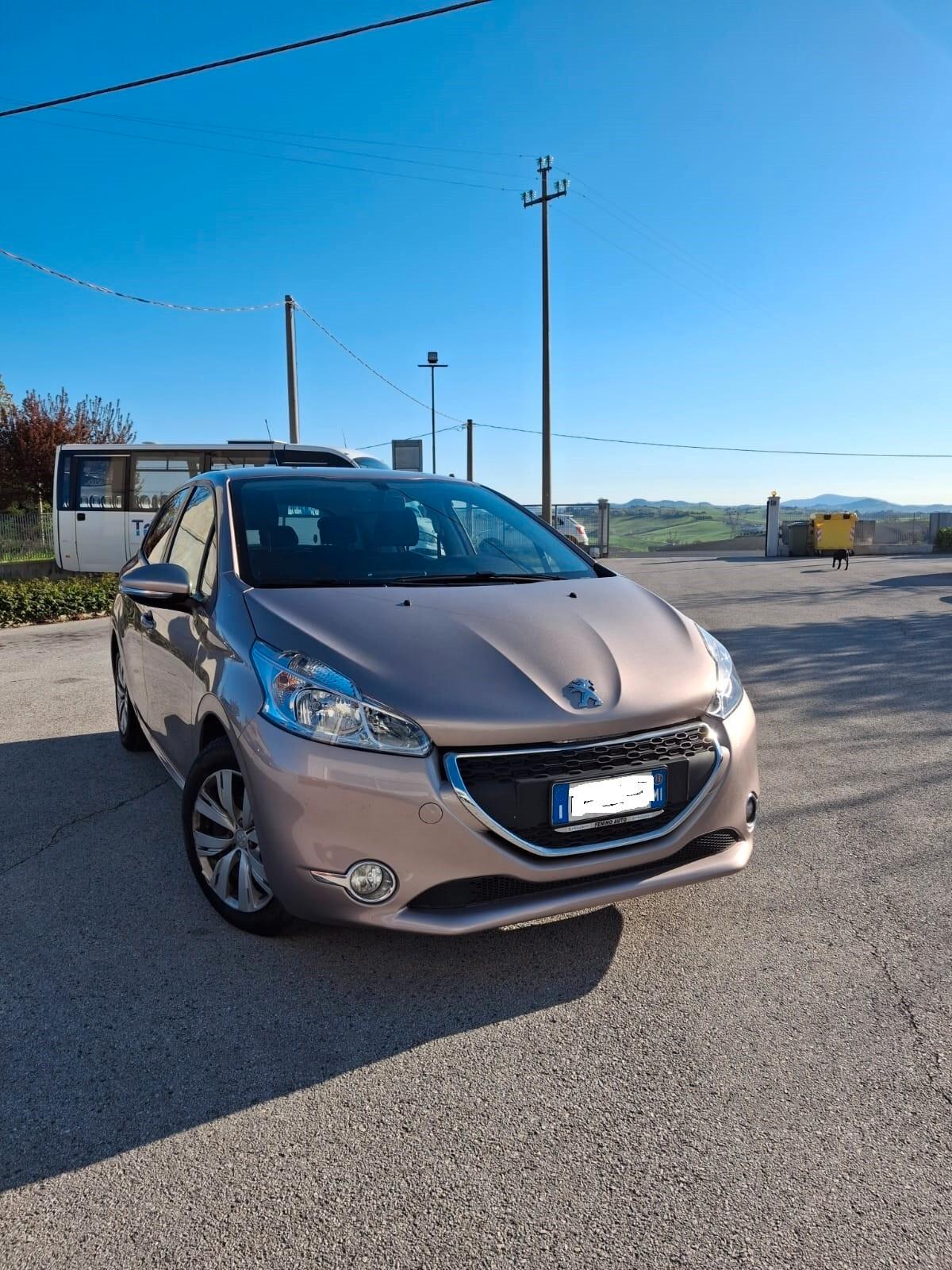 Peugeot 208 1.4 HDi 68 CV 5 porte Access
