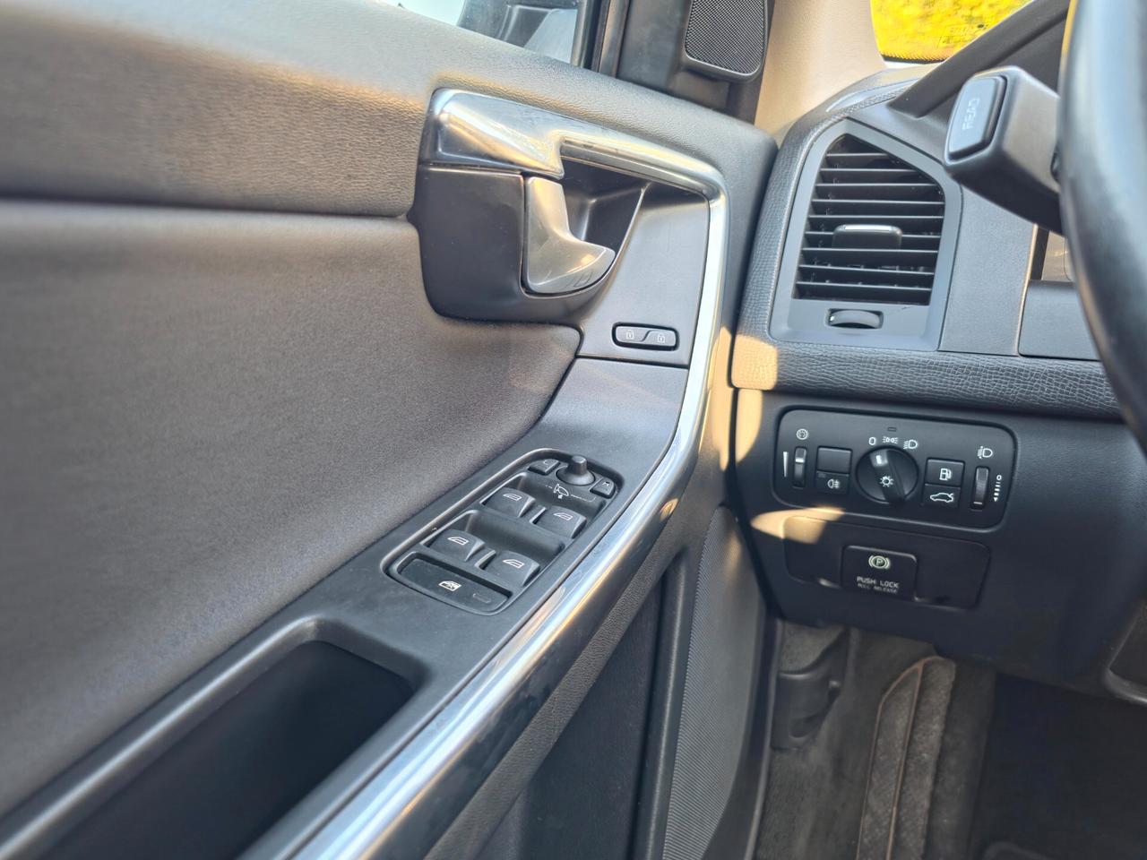 Volvo XC 60 XC60 D5 AWD Geartronic Summum CV-215 E5 Automatico 2012