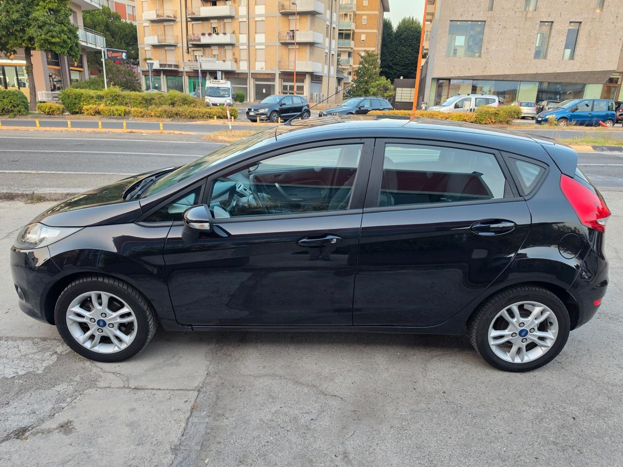 Ford Fiesta 1.4 5 porte Bz.- GPL Titanium