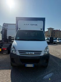 Iveco Dailly 65 con telone e pedana idraulica