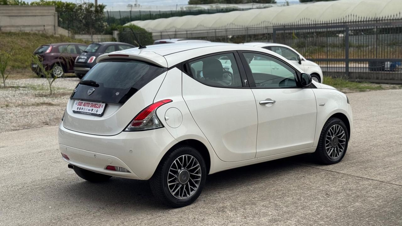 Lancia Ypsilon 1.3 MJT 16V 95 CV 5 porte S&S Gold Perla